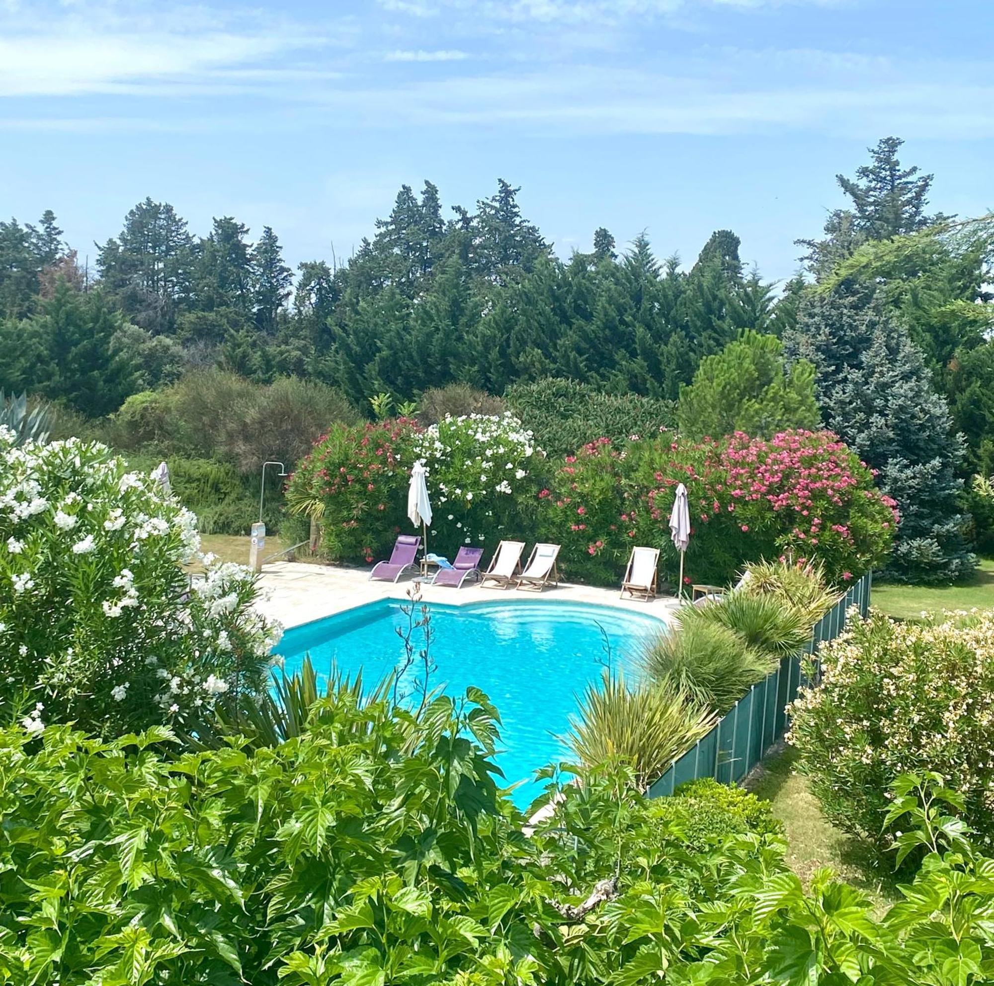 Bed and Breakfast Mas Les Fleurs D'Hilaire Monteux Exterior foto
